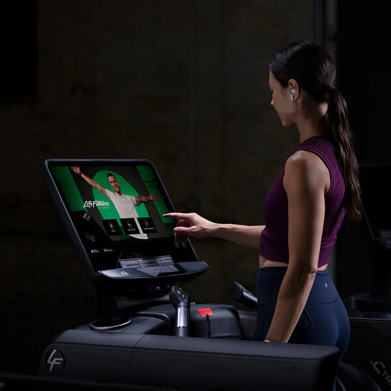 Life Fitness Club Series+ Treadmill