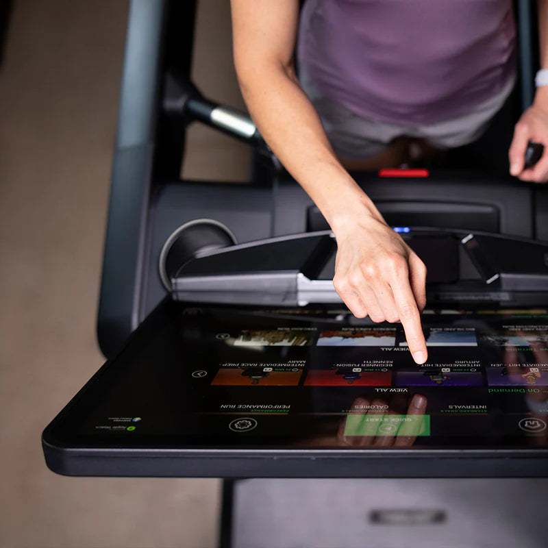 Life Fitness Club Series+ Treadmill